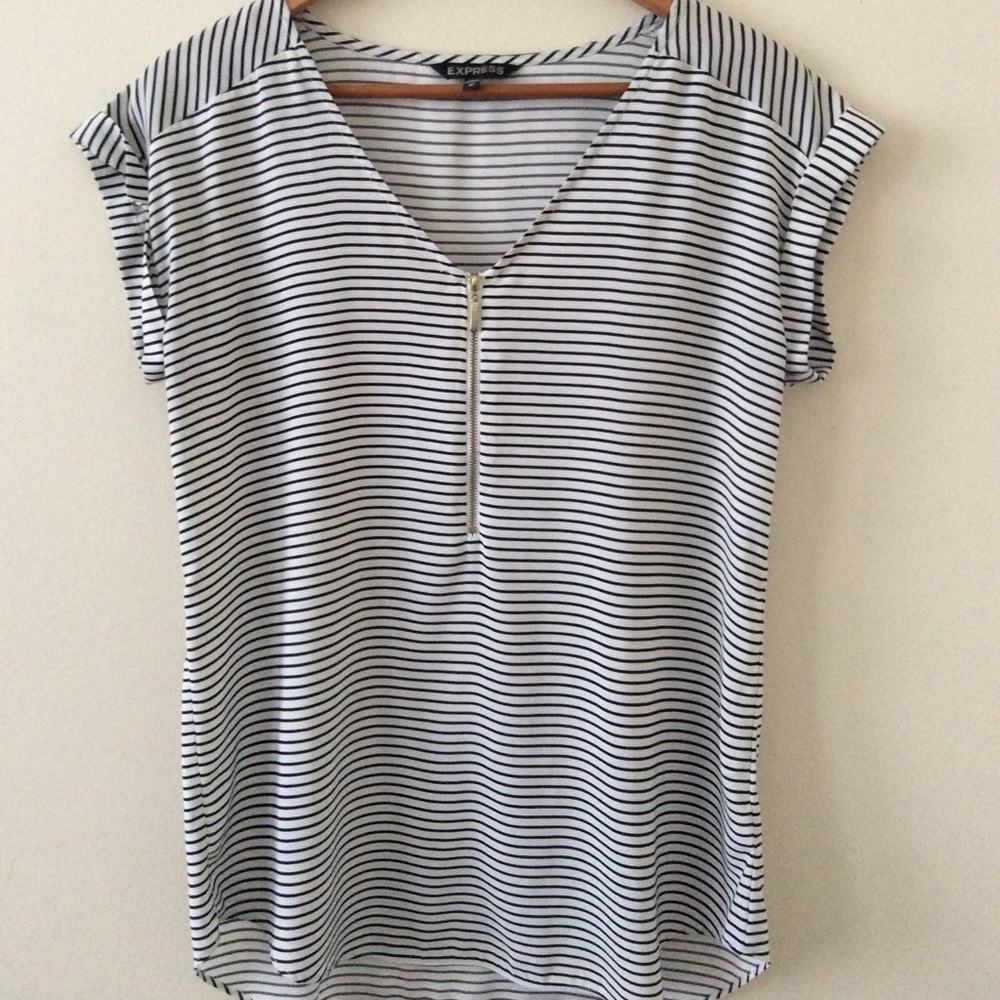 Roll Sleeve Zipper Tee